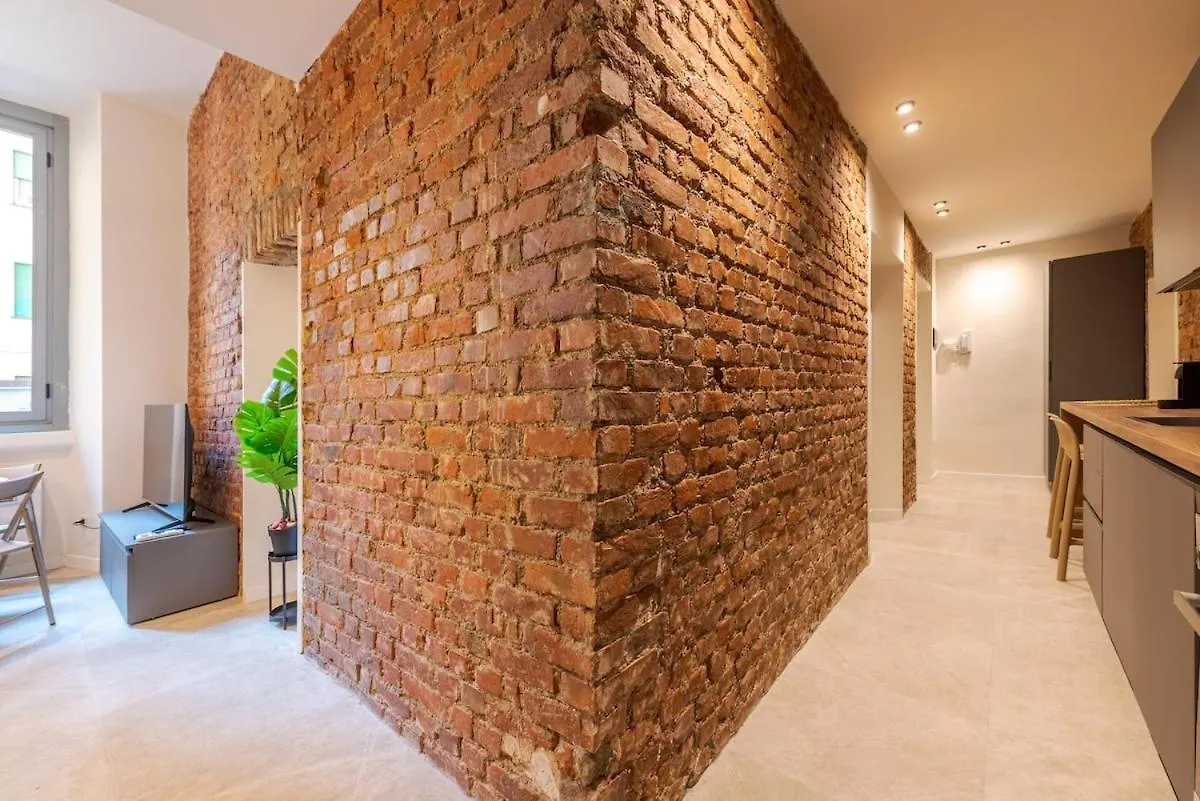 Brick Suite Milan Apartment