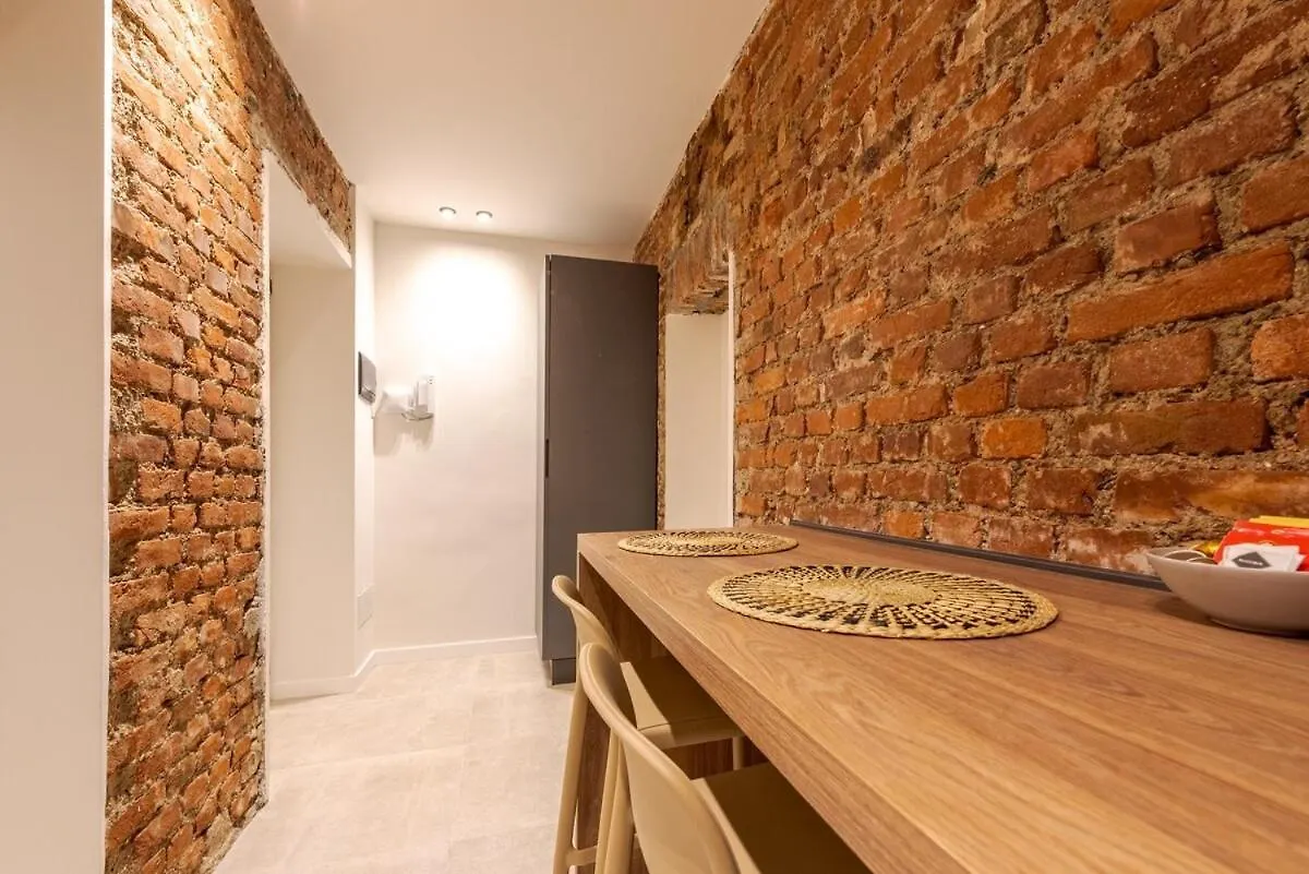 Brick Suite Milan Apartment